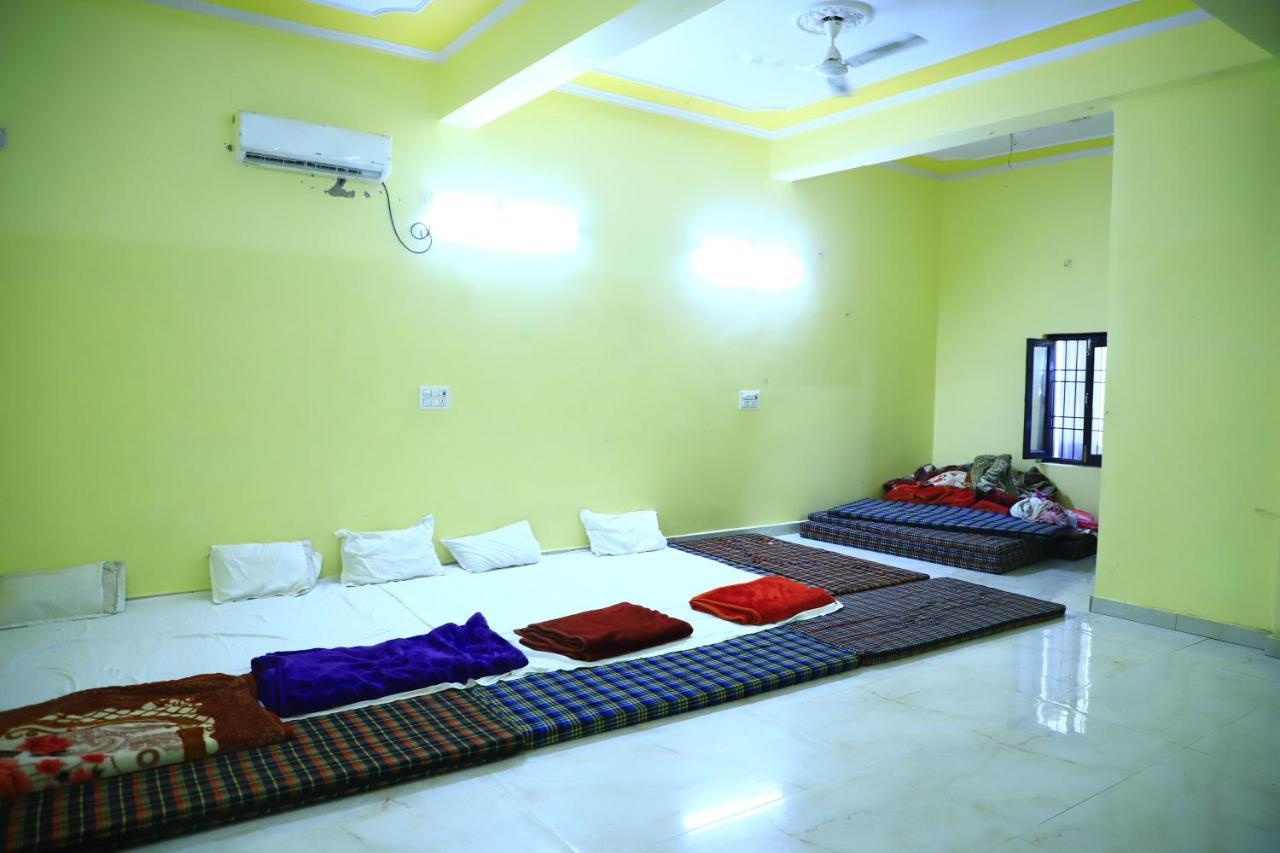 Shivraj Homestay Mathura Esterno foto